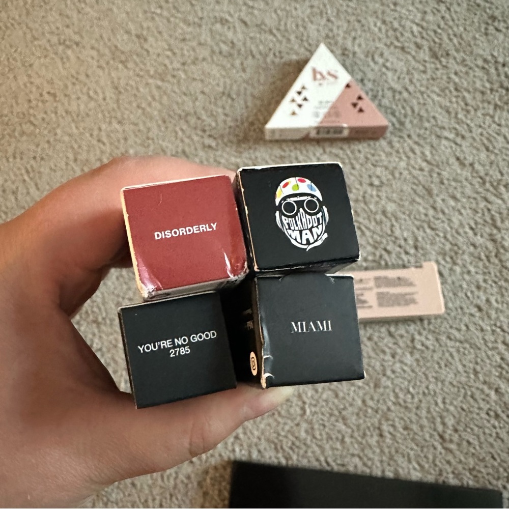 Makeup bundle - Picture 2 of 4